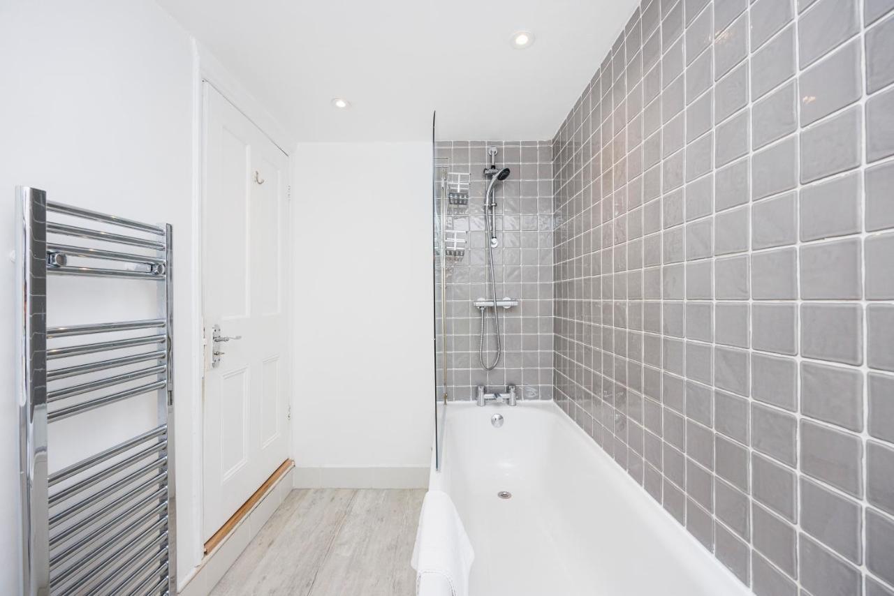 Welcomestay Colliers Wood Two Bed Apartment - Home Away From Home Londra Esterno foto