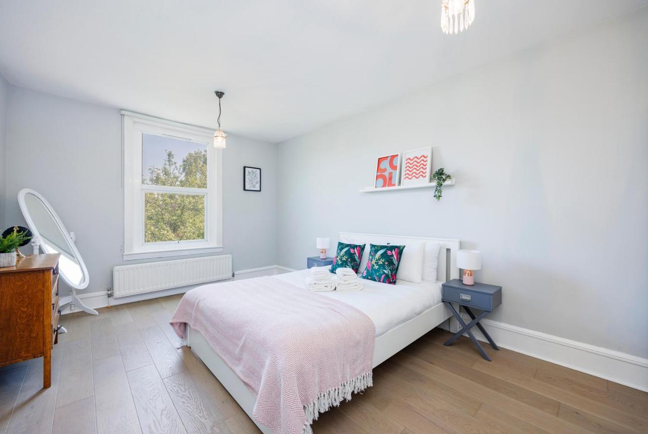 Welcomestay Colliers Wood Two Bed Apartment - Home Away From Home Londra Esterno foto
