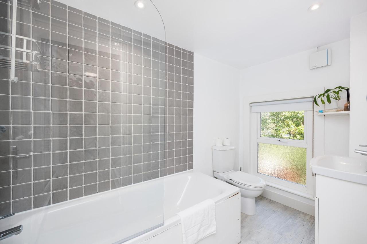 Welcomestay Colliers Wood Two Bed Apartment - Home Away From Home Londra Esterno foto
