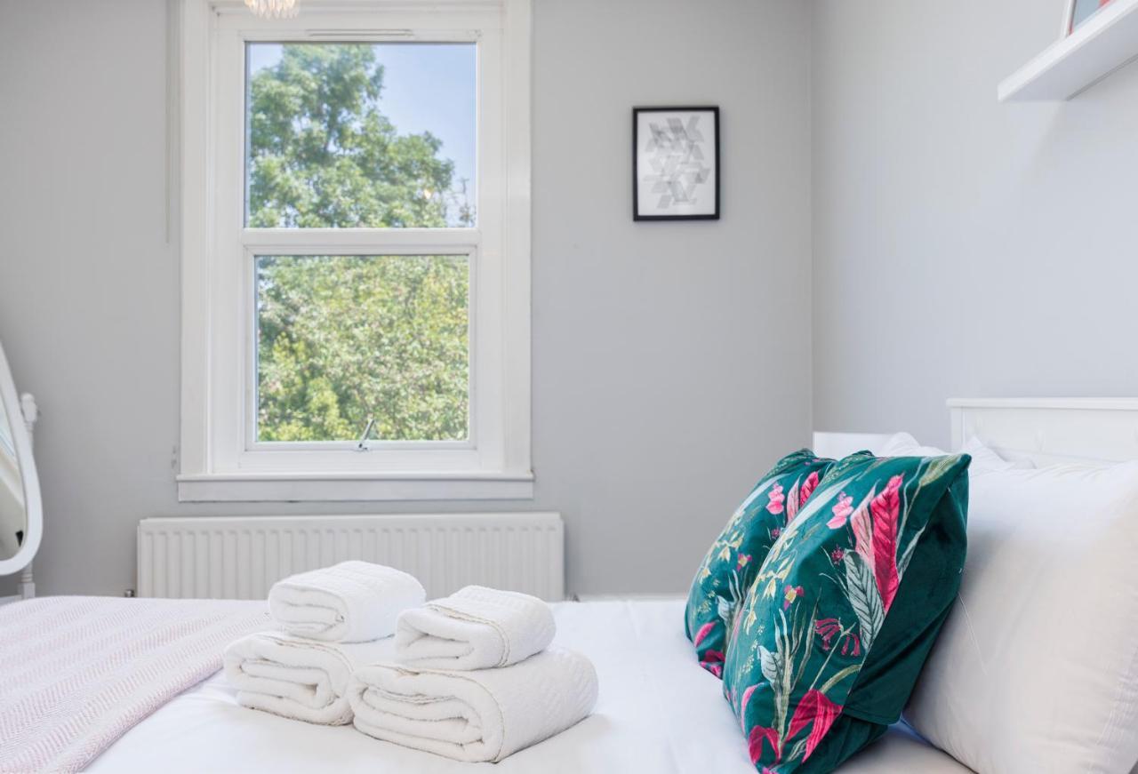 Welcomestay Colliers Wood Two Bed Apartment - Home Away From Home Londra Esterno foto